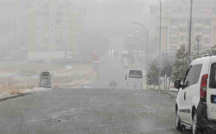 Aksaray’da Kar Yağışı Etkili Oluyor