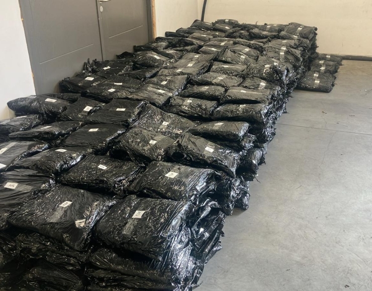 Türkiye’ye Sokulmak İstenen 739 Kilo Esrar Sınırda Yakalandı