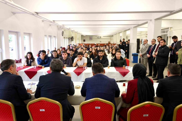 Vali Sözer Gölpazarı Myo’da Öğrencilerle Bir Araya Geldi