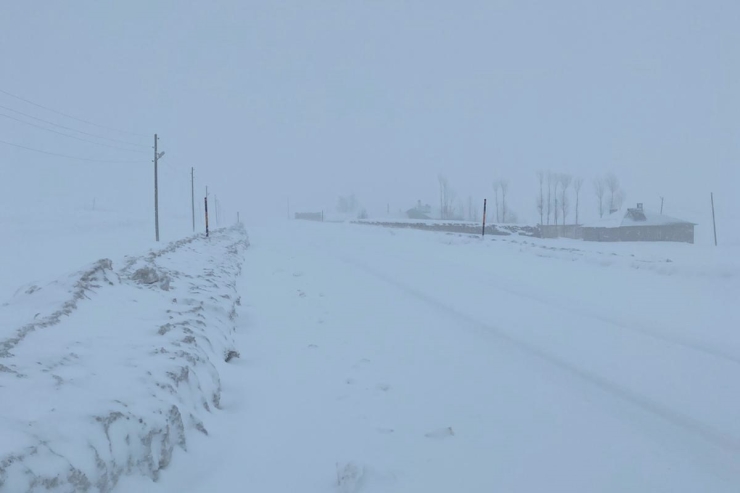 Van-çatak Kara Yolu Yeniden Ulaşıma Kapatıldı
