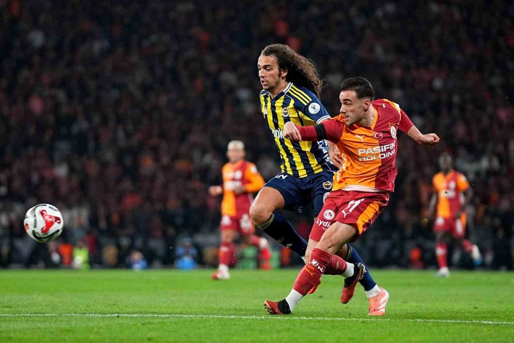2025 Turkcell Süper Kupa: Galatasaray: 0 - Fenerbahçe: 1 (i̇lk Yarı)