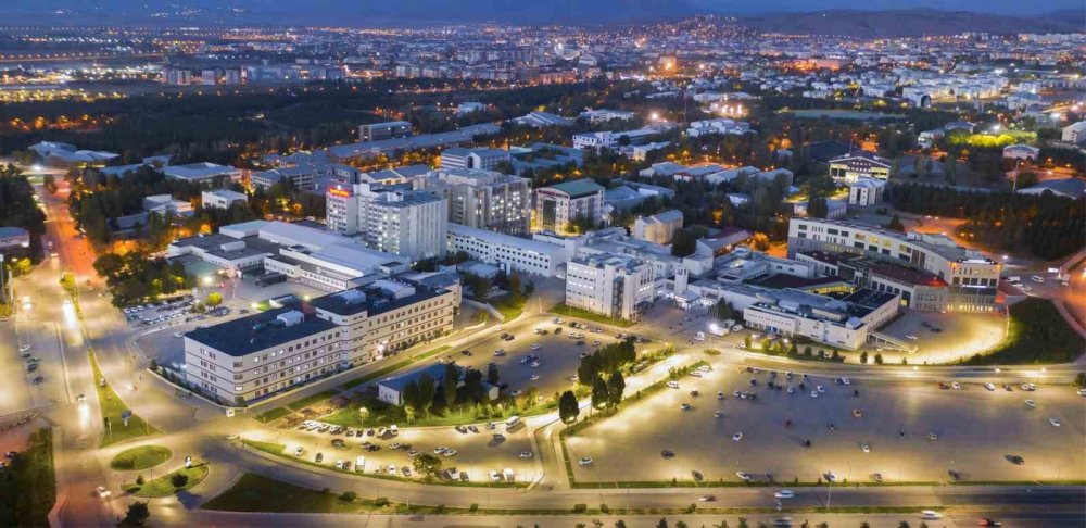 Atatürk Üniversitesi Araştırma Hastanesi’nde Bir Yılda 1 Milyon 300 Binin Üzerinde Muayene