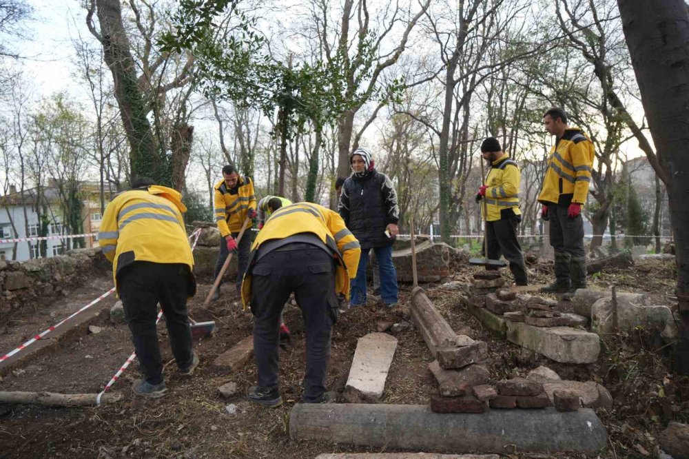 Samsun’da Mezarlığın Altından Tarih Çıkıyor: Yeni Tarihi Mezarlar
