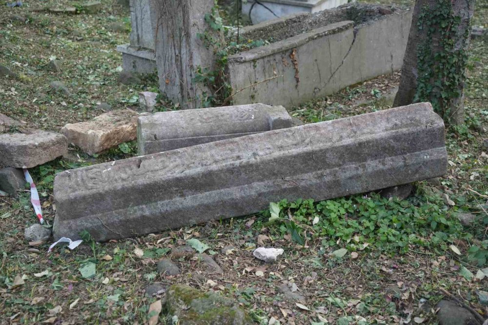 Samsun’da Mezarlığın Altından Tarih Çıkıyor: Yeni Tarihi Mezarlar