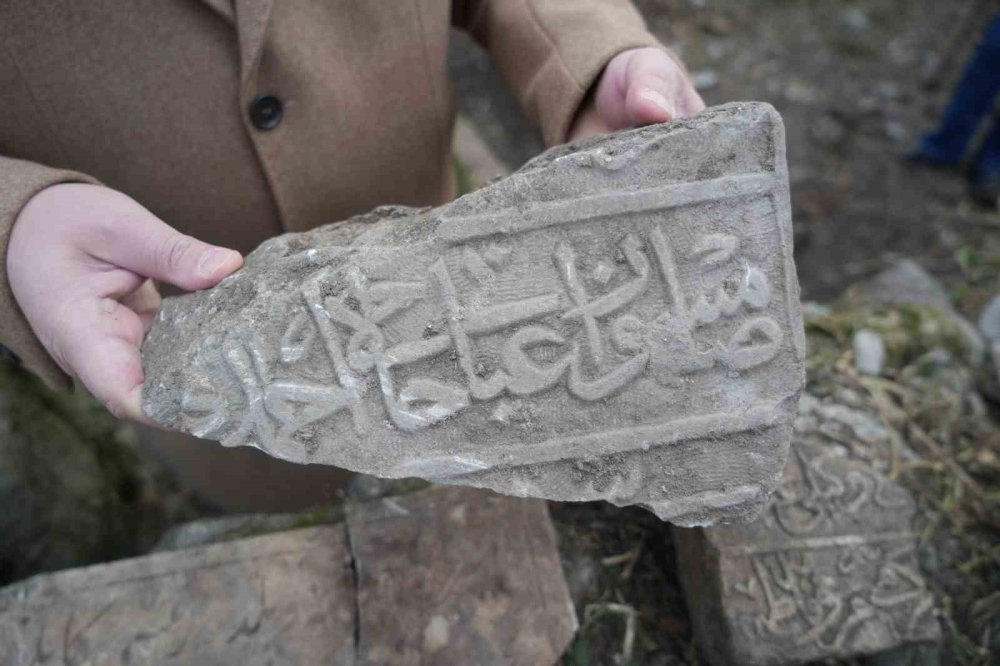 Samsun’da Mezarlığın Altından Tarih Çıkıyor: Yeni Tarihi Mezarlar