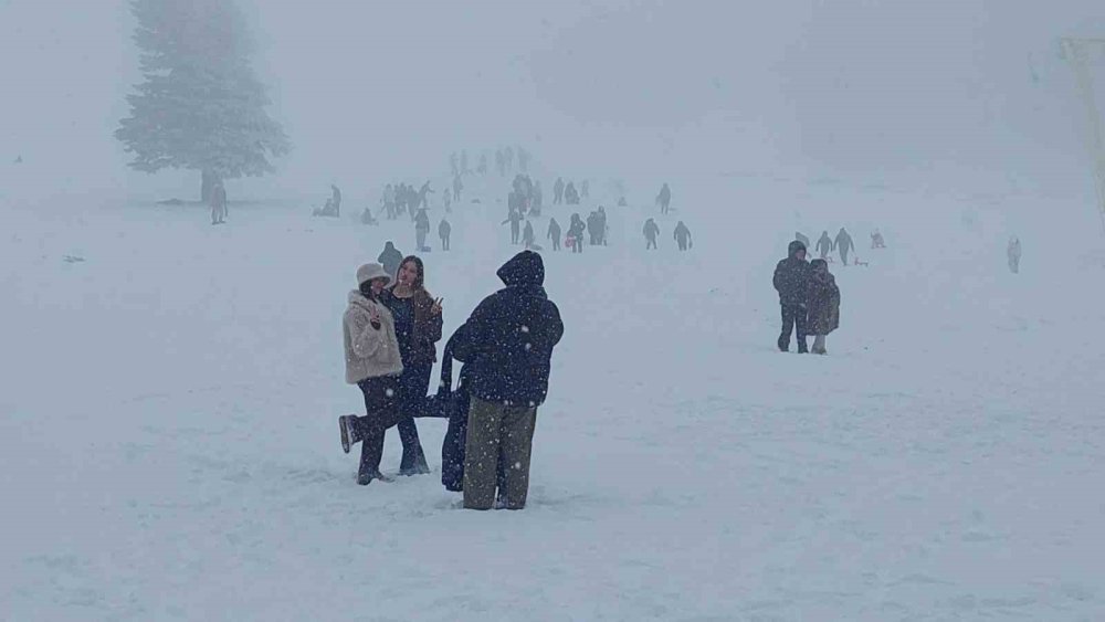 Uludağ’da Kar Kalınlığı 60 Santimetreyi Geçti