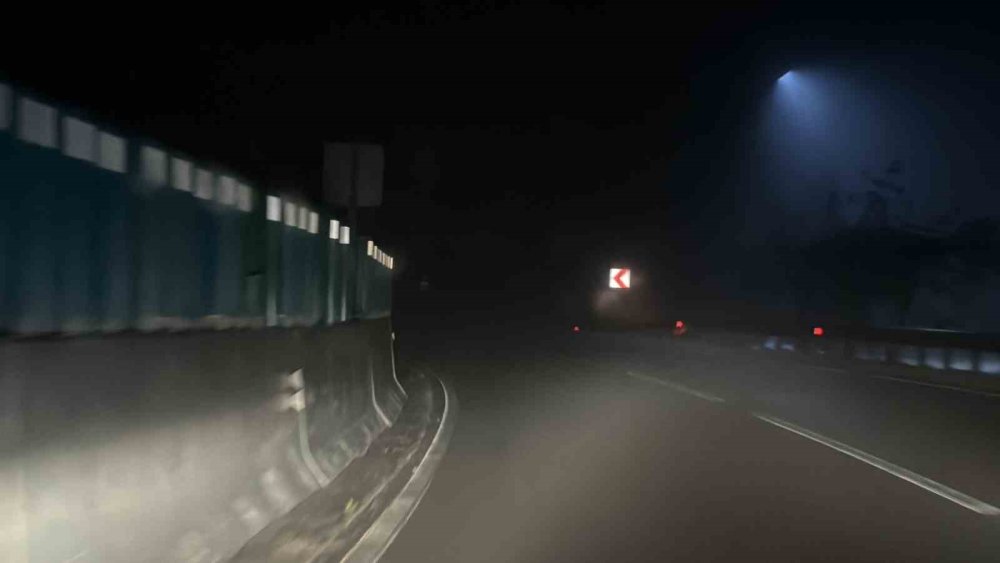 Bolu Dağı’nda Sis Ve Sağanak Yağış Etkili: Karayolları Ekipleri Teyakkuzda