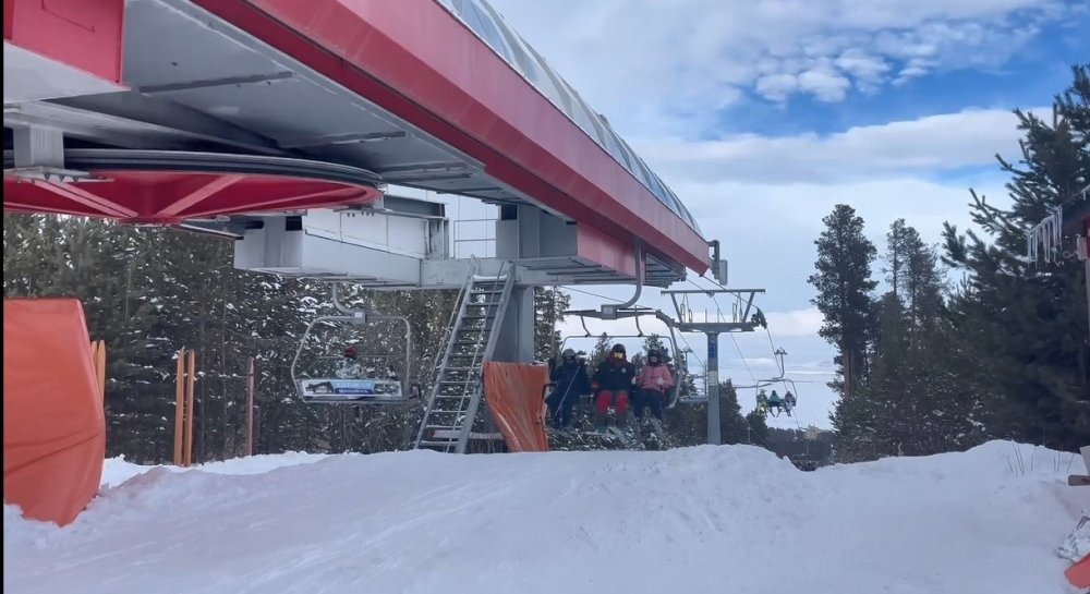 Sarıkamış'ta 'Kristal' Heyecan.. Kayak Sezonu Zirve Yapıyor!