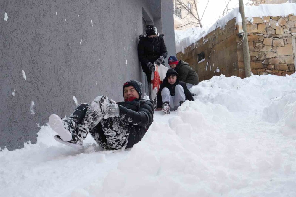 Bayburt’ta Eğitime Kar Engeli: Okullar 1 Gün Tatil Edildi