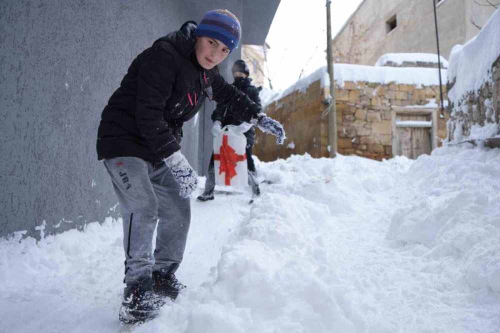 Bayburt’ta Eğitime Kar Engeli: Okullar 1 Gün Tatil Edildi