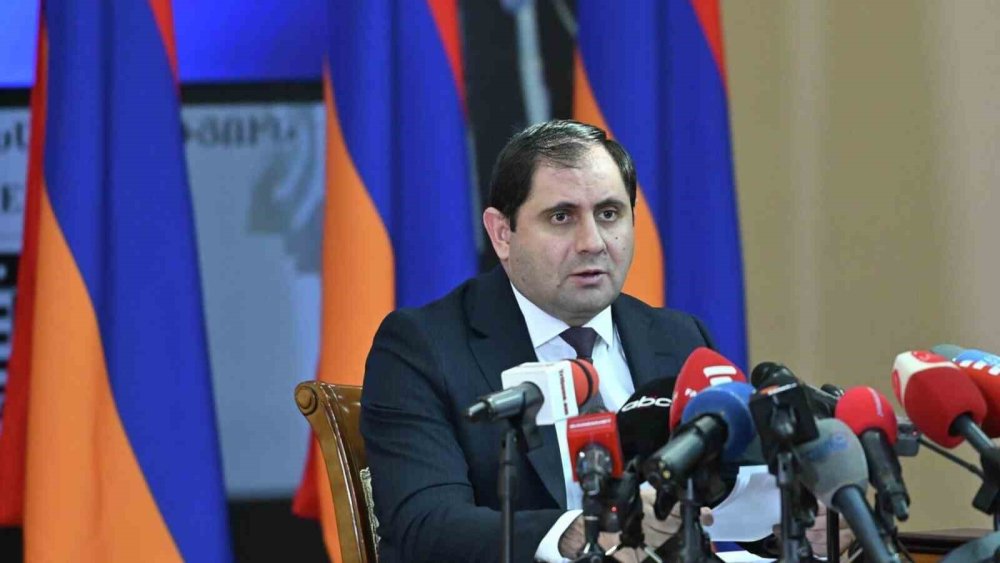 Ermenistan Savunma Bakanı Papikyan: 