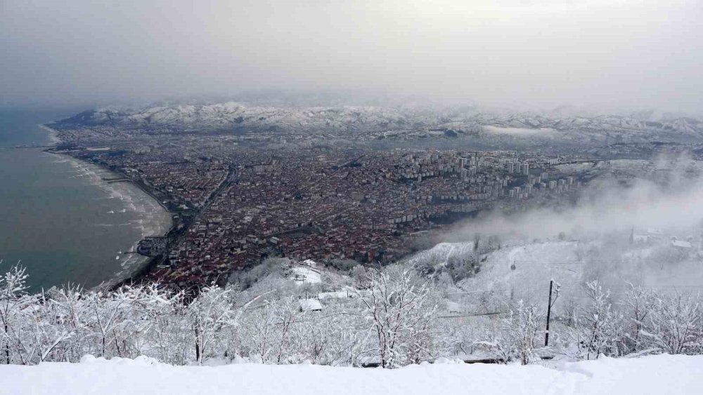 Ordu’nun ‘Seyir Terası’ Boztepe’de Kar Güzelliği