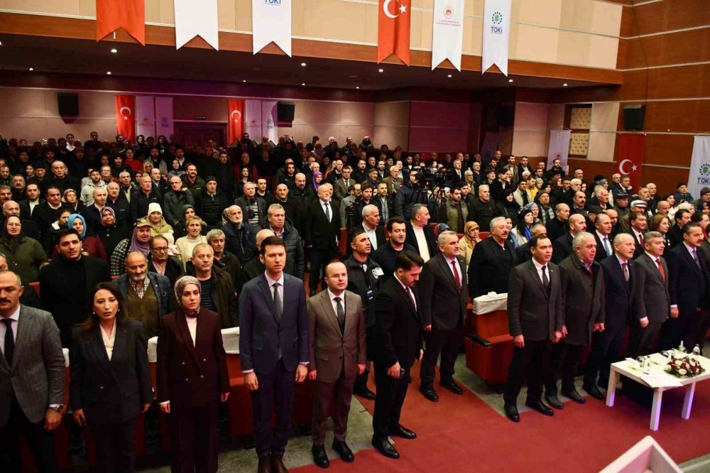 Artvin’de Toki̇ Kura Çekimiyle Bin 20 Konutun Hak Sahipleri Belirlendi