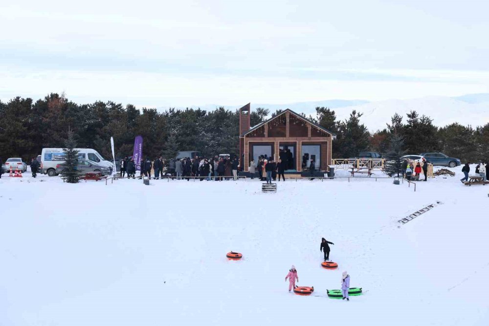 Atatürk Üniversitesi’nde Kış Coşkusu Kampüse Taşındı