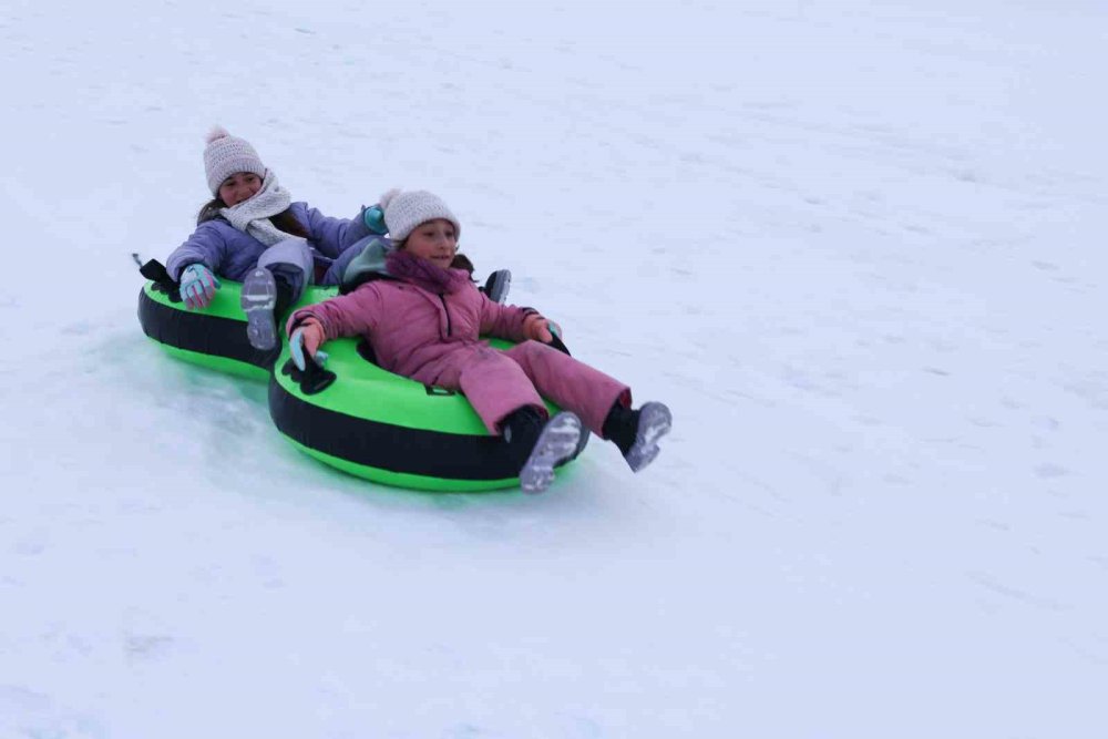 Atatürk Üniversitesi’nde Kış Coşkusu Kampüse Taşındı
