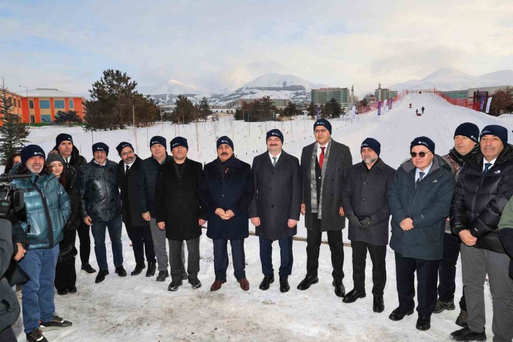 Atatürk Üniversitesi’nde Kış Coşkusu Kampüse Taşındı