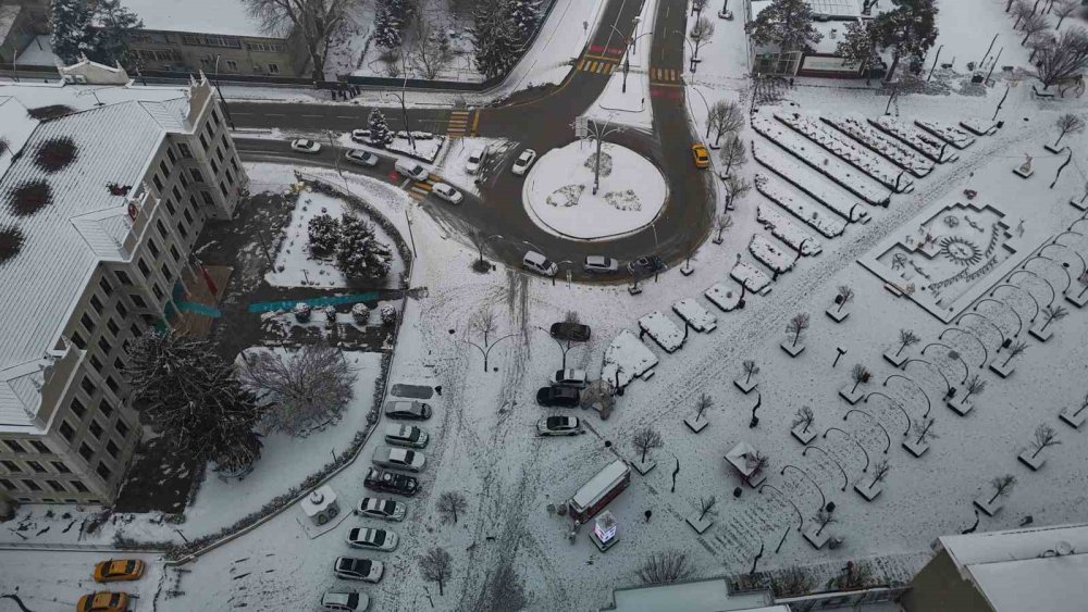 Bolu’da Kar Yağışı Sürüyor: Kış Güzelliği Havadan Görüntülendi