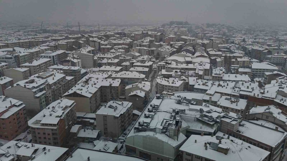 Bolu’da Kar Yağışı Sürüyor: Kış Güzelliği Havadan Görüntülendi