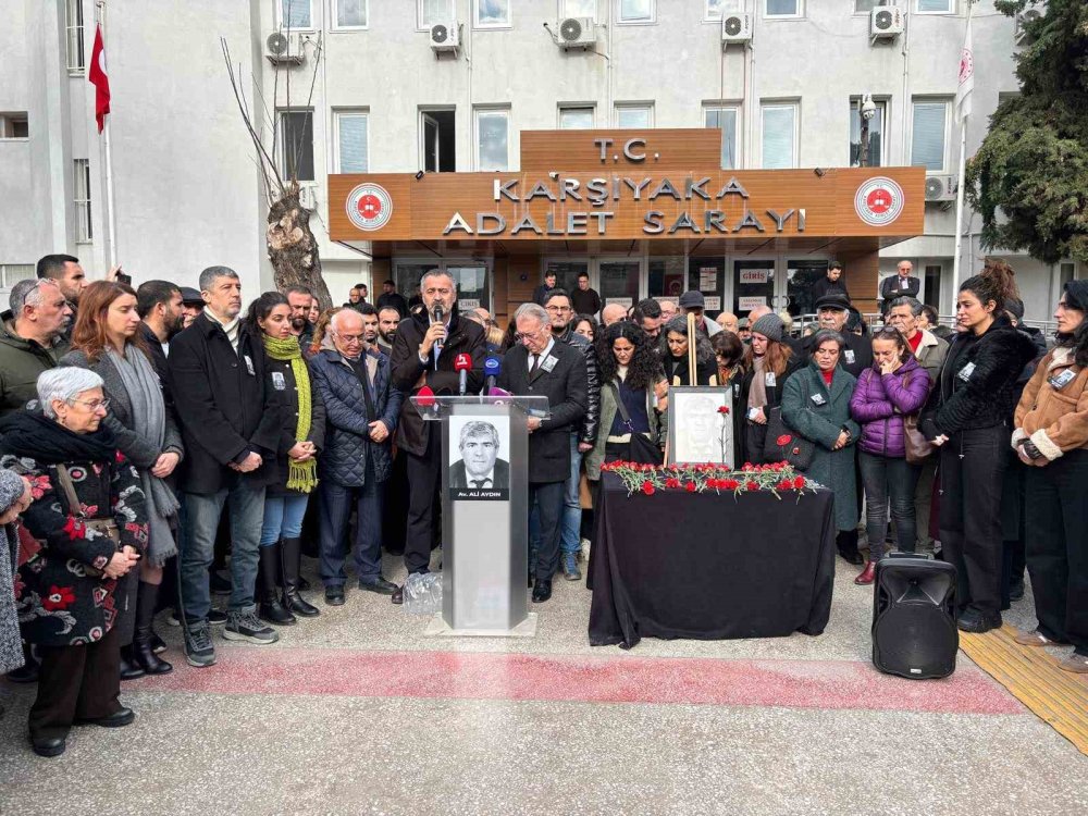 Eski İhd İ̇zmir Şube Başkanı Ali Aydın Son Yolculuğuna Uğurlandı