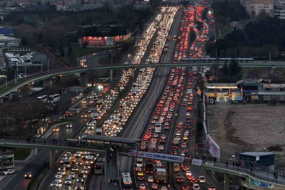 İstanbul’da Yüzde 90’a Varan Trafik Havadan Görüntülendi
