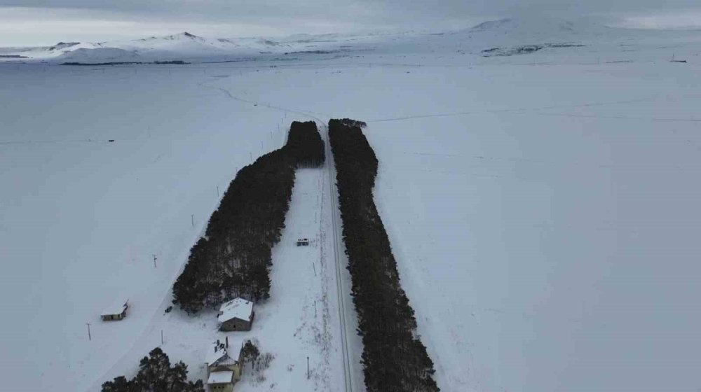 Kars’ta Tarihi İstasyonda Kış Masalı