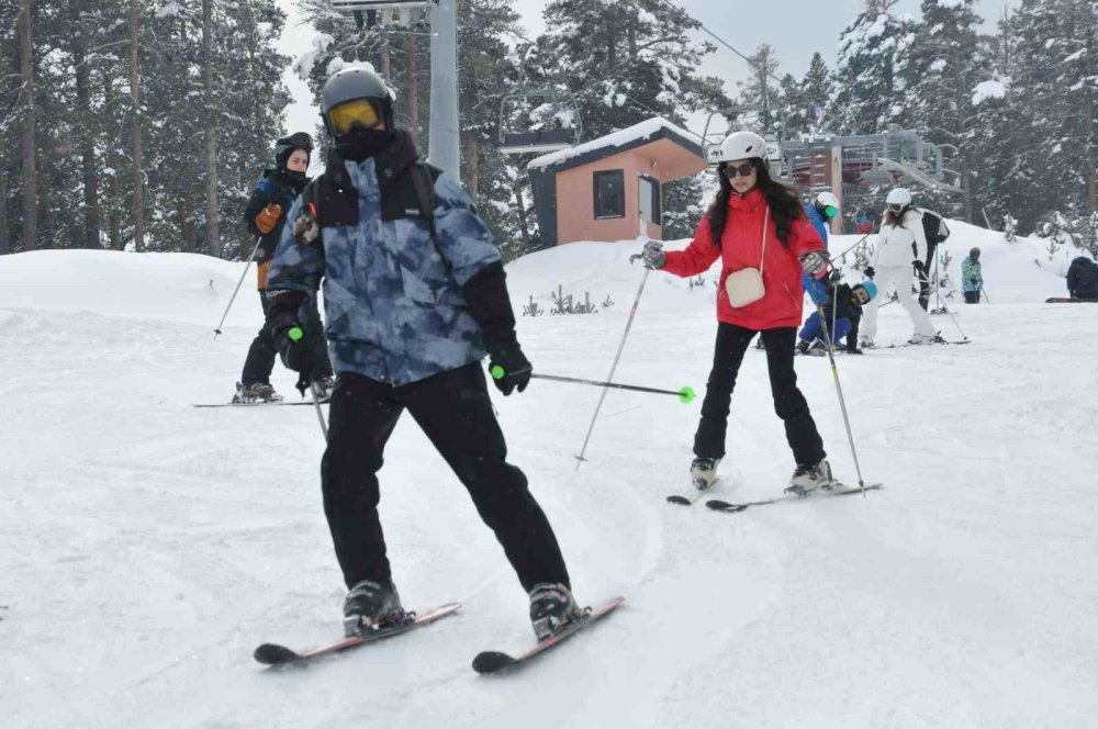 Sarıkamış’ta Sömestr Heyecanı.. Kristal Kar Üzerinde Doluluk Yüzde 100’e Ulaştı