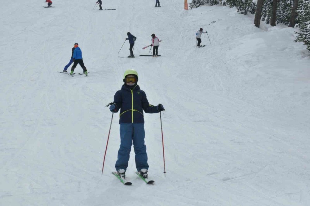 Sarıkamış’ta Sömestr Heyecanı.. Kristal Kar Üzerinde Doluluk Yüzde 100’e Ulaştı