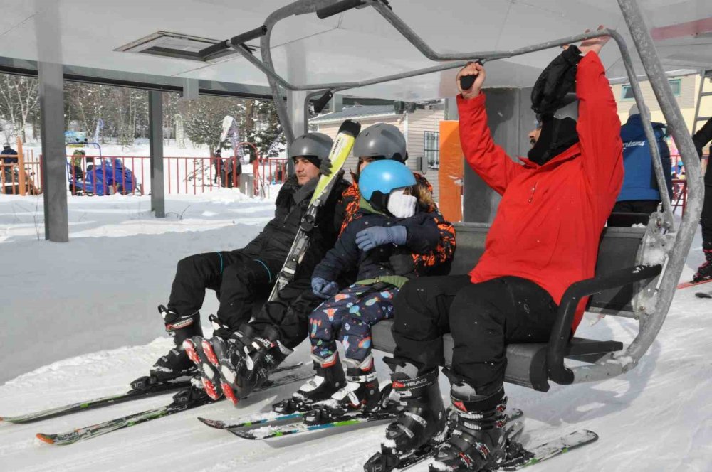 Sarıkamış’ta Sömestr Heyecanı.. Kristal Kar Üzerinde Doluluk Yüzde 100’e Ulaştı