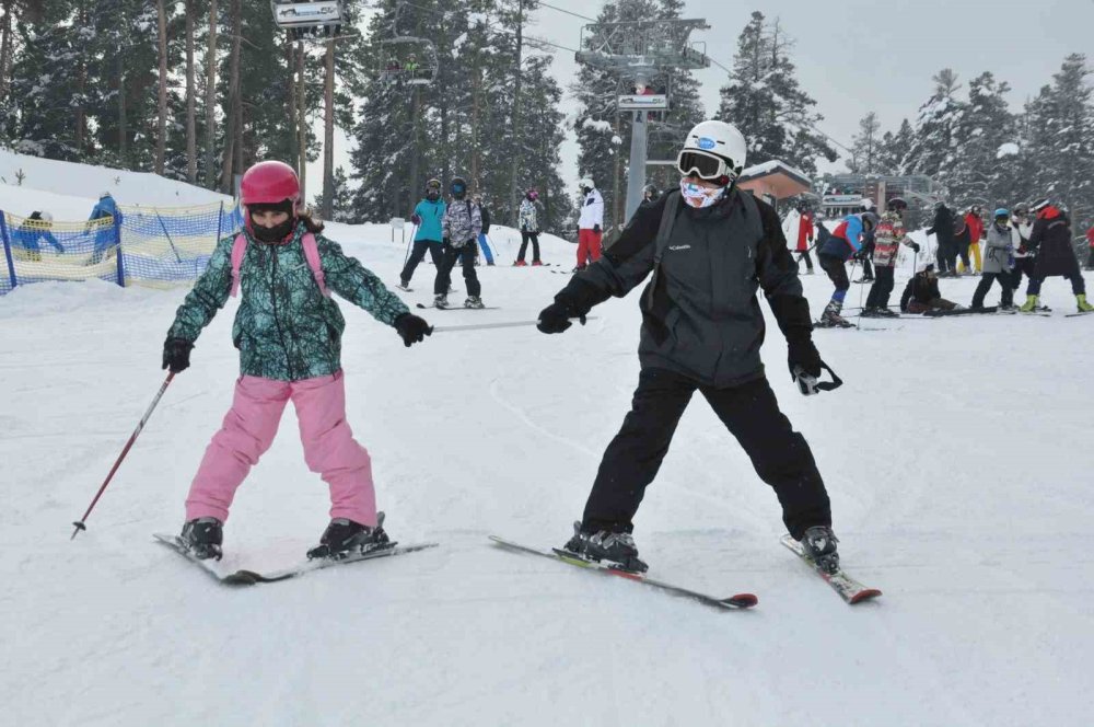 Sarıkamış’ta Sömestr Heyecanı.. Kristal Kar Üzerinde Doluluk Yüzde 100’e Ulaştı