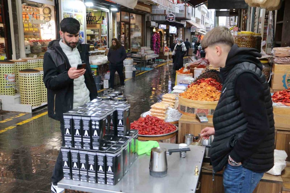 Diyarbakır’da ’Kürt Kahvesi’ne Yoğun İlgi