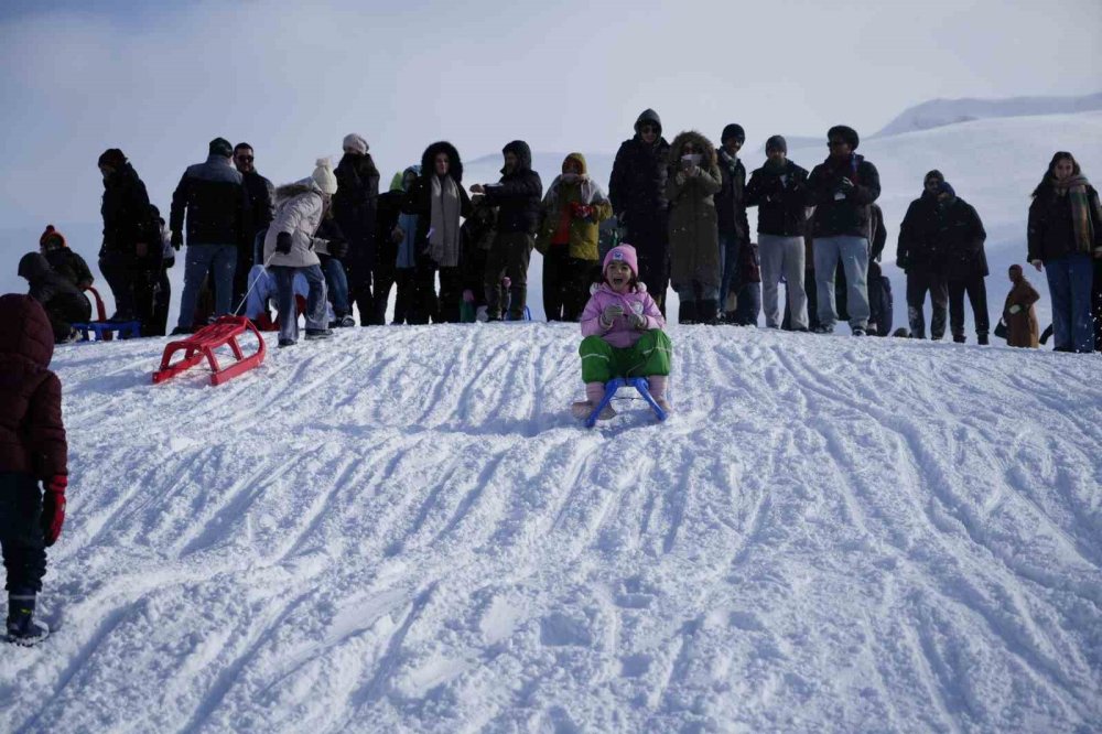 Zigana Kayak Merkezi’nde Sömestr Tatiliyle Birlikte Yoğunluk Yaşandı