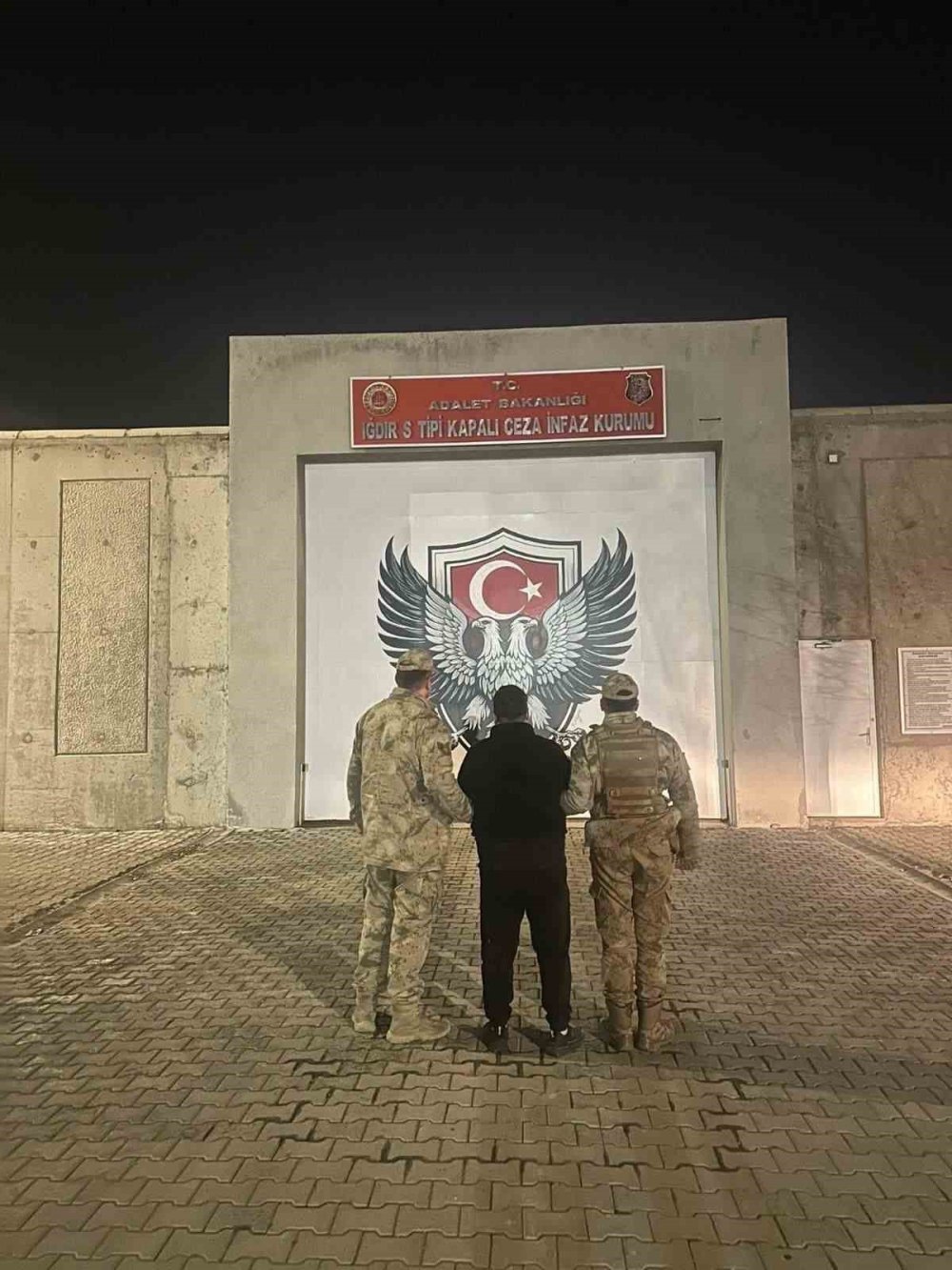 Aranan Eski İcra Müdür Yardımcısı Yasa Dışı Yollarla Türkiye’ye Girmeye Çalışırken Yakalandı