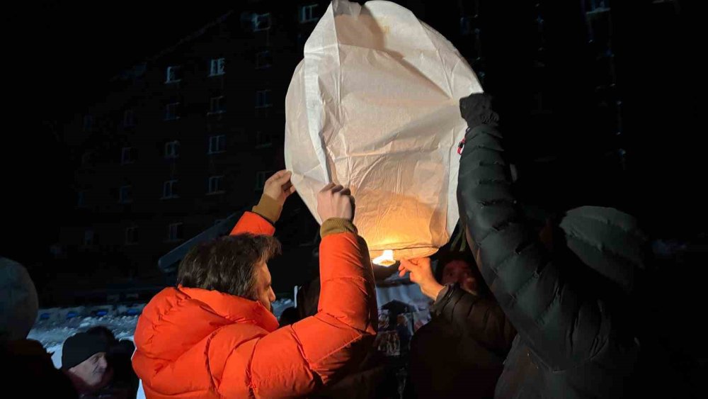 Kartalkaya Yangın Faciasının Birinci Yıldönümünde Acılı Aileler Otel Önünde Bir Araya Geldi