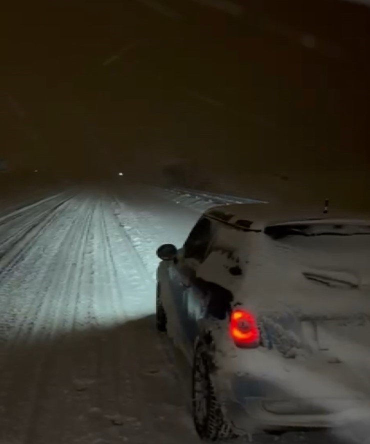 Kar Yağışı Sivas’ı Esir Aldı, Birçok Karayolu Ulaşıma Kapatıldı