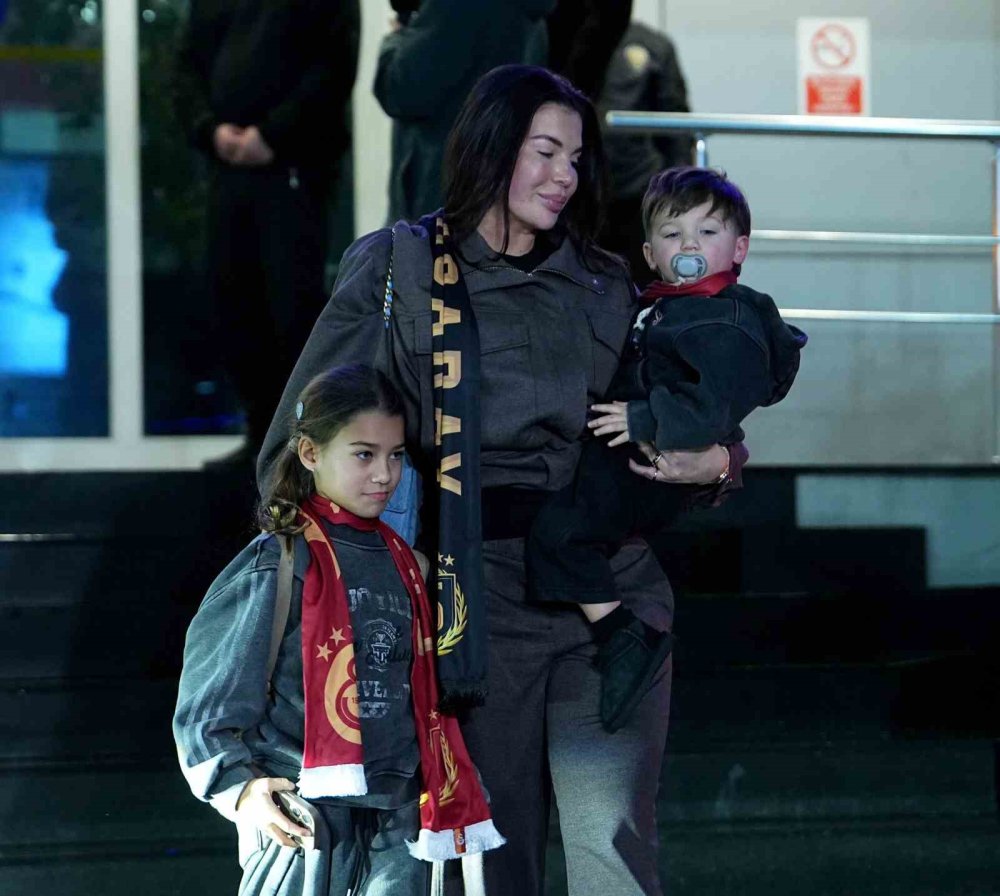 Galatasaray’ın Yeni Transferi Noa Lang, İstanbula Geldi