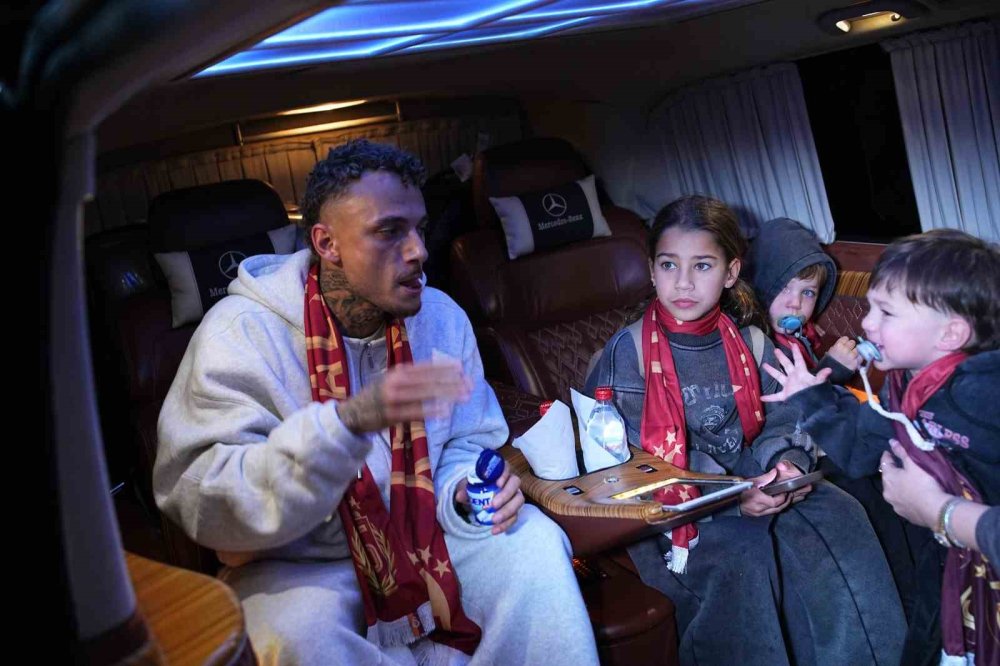 Galatasaray’ın Yeni Transferi Noa Lang, İstanbula Geldi