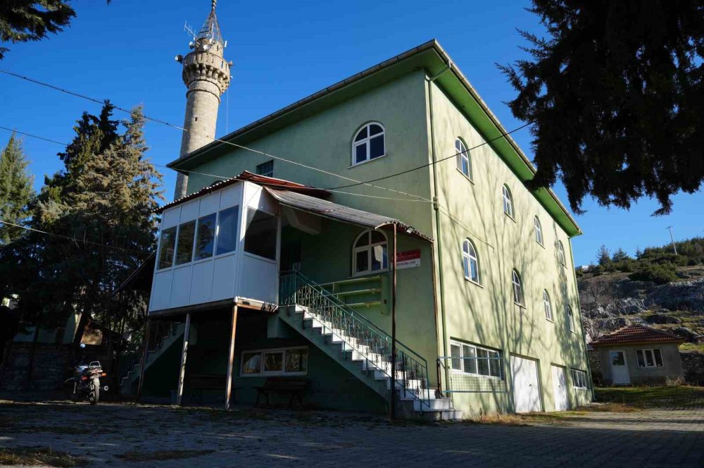 25 Yıl Önce Bağışlanan Cami Arazisi İcradan Satılık.. Mahalleli Tepkili!