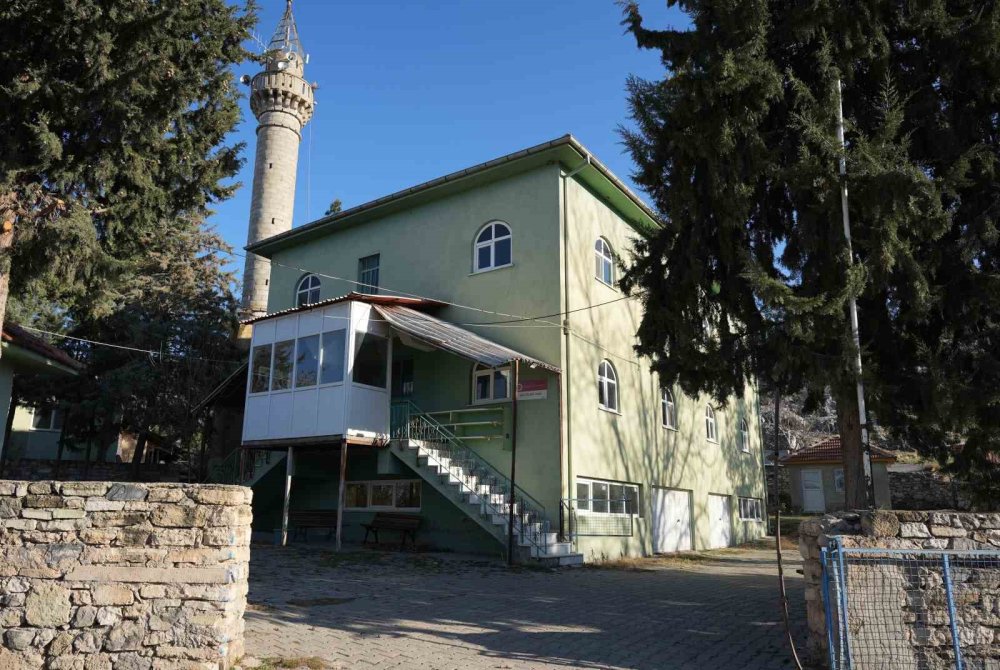 25 Yıl Önce Bağışlanan Cami Arazisi İcradan Satılık.. Mahalleli Tepkili!