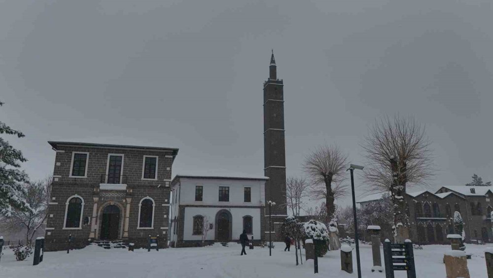 Beyaza Bürünen 10 Bin Yıllık Kent Dronla Görüntülendi