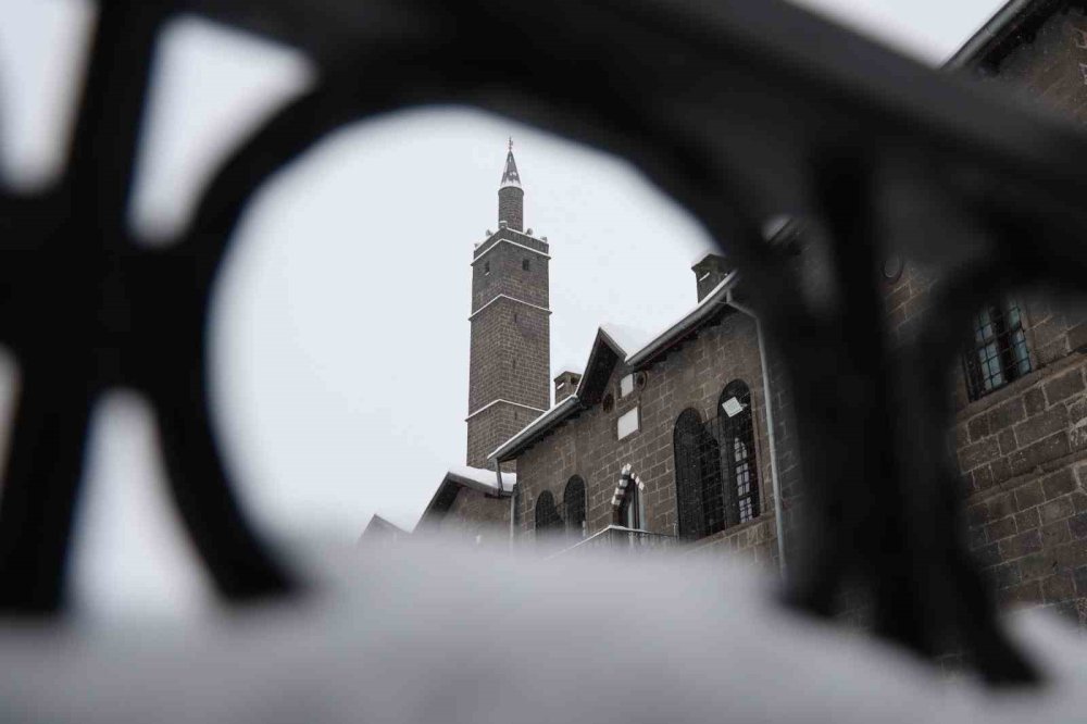 Beyaza Bürünen 10 Bin Yıllık Kent Dronla Görüntülendi