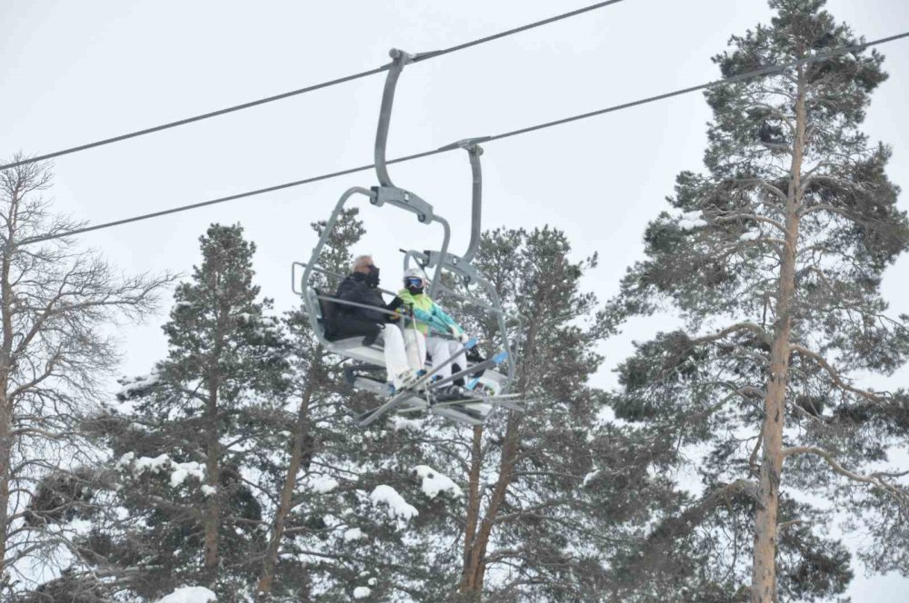 Kristal Karın Merkezi Sarıkamış’a Kayakseverlerden Yoğun İlgi