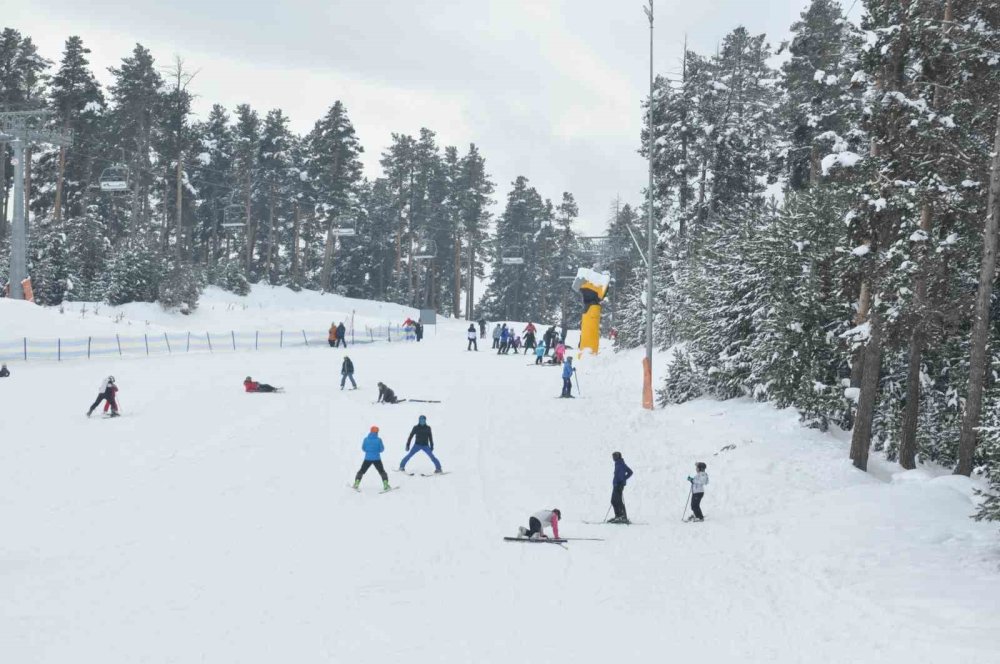 Kristal Karın Merkezi Sarıkamış’a Kayakseverlerden Yoğun İlgi
