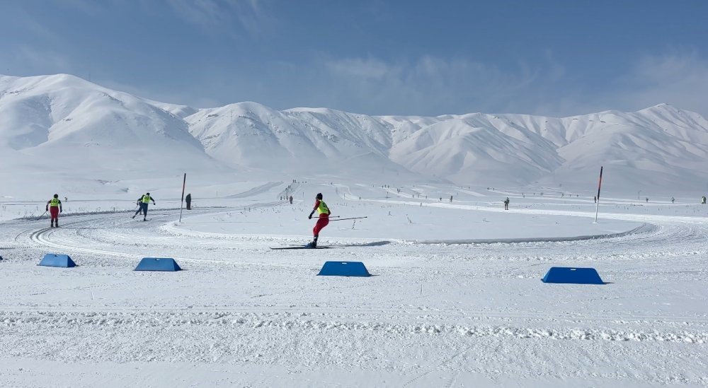 Yüksekova’da Kayaklı Koşu Barış ve Kardeşlik 1. Etap Yarışması