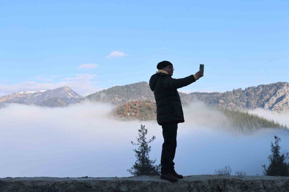 Adana’nın Feke İlçesinde Mest Eden Sis Manzarası