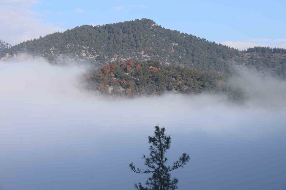 Adana’nın Feke İlçesinde Mest Eden Sis Manzarası