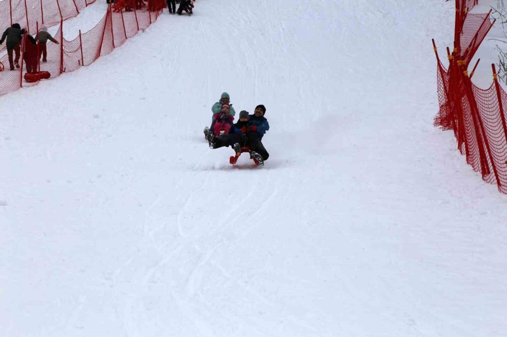 Artvin’de Kar Şenliği Renkli Görüntülere Sahne Oldu