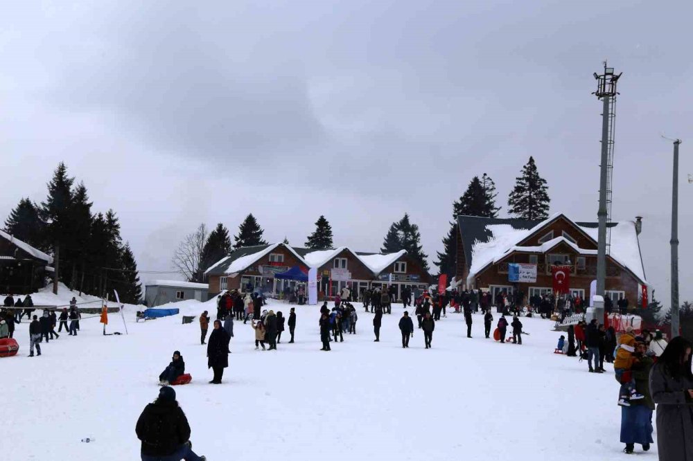 Artvin’de Kar Şenliği Renkli Görüntülere Sahne Oldu