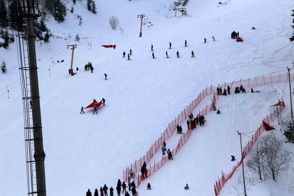 Artvin’de Kar Şenliği Renkli Görüntülere Sahne Oldu