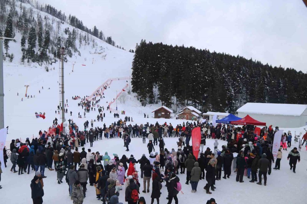 Artvin’de Kar Şenliği Renkli Görüntülere Sahne Oldu