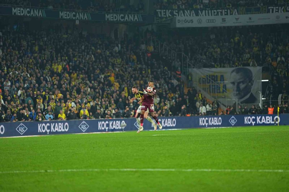 Fenerbahçe Kadıköy'de Takıldı.. Puan Farkı Yeniden Açıldı!